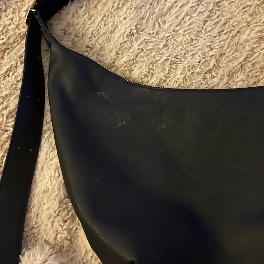 Universal Threads Women's Shoulder Bag